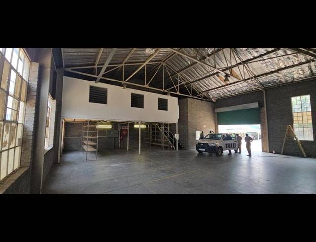 INDUSTRIAL PROPERTY TO RENT IN HALFWAY HOUSE